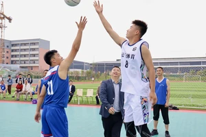 篮球前锋训练对高中生的帮助:提升技能与综合素养的全面指南